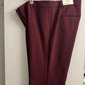 Burgundy Straight-Leg Trousers (Curvy Fit)